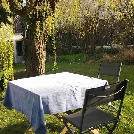 *countryside In Town * Close To Paris* Holiday home