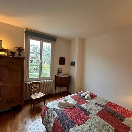 Holiday home *countryside In Town * Close To Paris* *